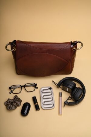Kumi handcrafted leather bag by Ardori