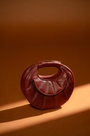 Purnima handcrafted leather bag by Ardori