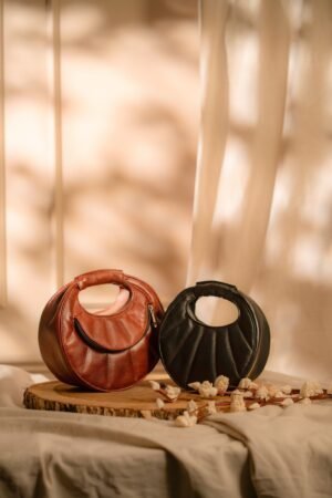 Purnima handcrafted leather bag by Ardori